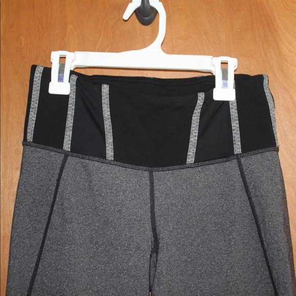 Lululemon Capri Pants 6 - Picture 4 of 7